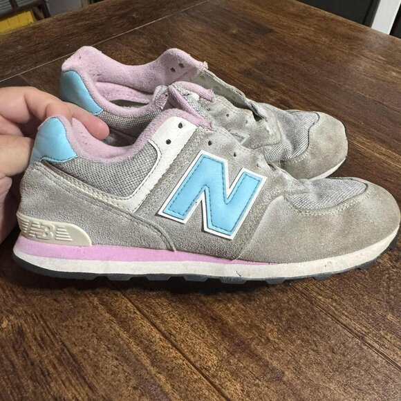 Kids Big New Balance 574 - size 5.5 (women’s 7) Pink Blue Very Worn Vintage Look - Picture 1 of 16